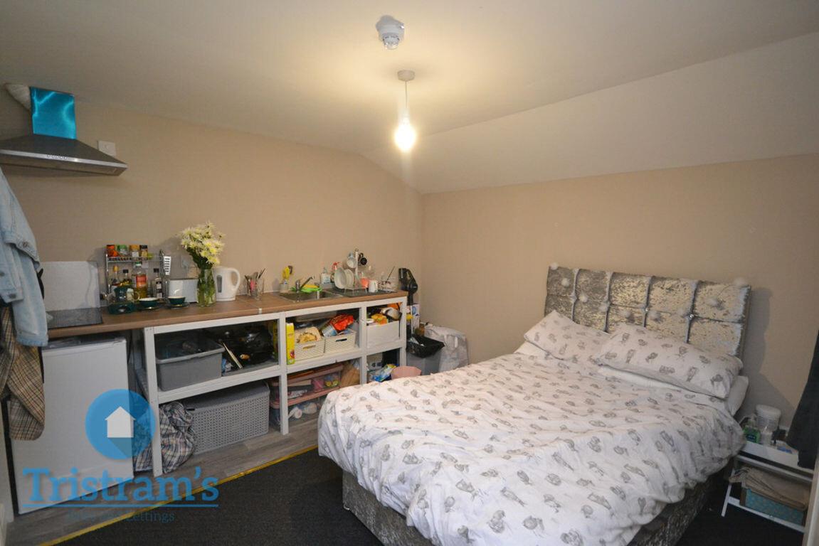 6 bedroom apartment for rent Russell Road, Nottingham, NG7 6GX UniHomes