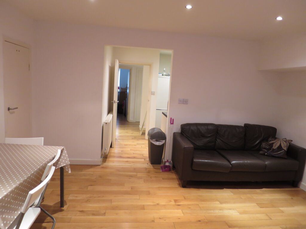 2 bedroom house for rent Valentia Road, Oxford, OX3 7PW UniHomes