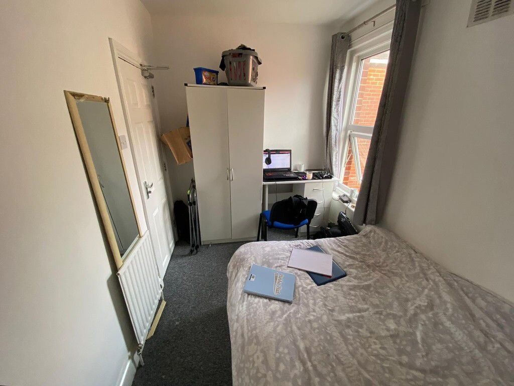 6 bedroom house for rent Holyrood Avenue, Southampton, SO17 1SH UniHomes