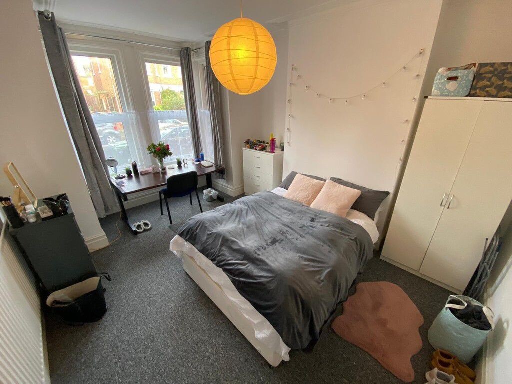 6 bedroom house for rent Holyrood Avenue, Southampton, SO17 1SH UniHomes