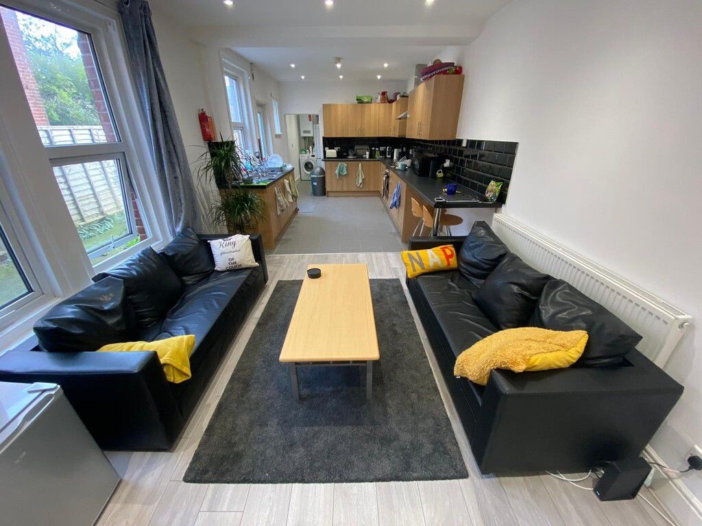 6 bedroom house for rent Holyrood Avenue, Southampton, SO17 1SH UniHomes