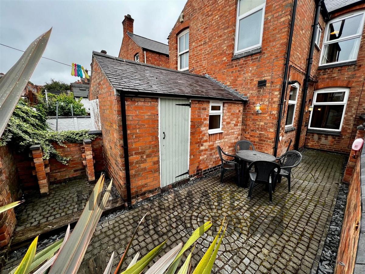 4 bedroom house for rent Harrow Road, Leicester, LE3 0JX UniHomes