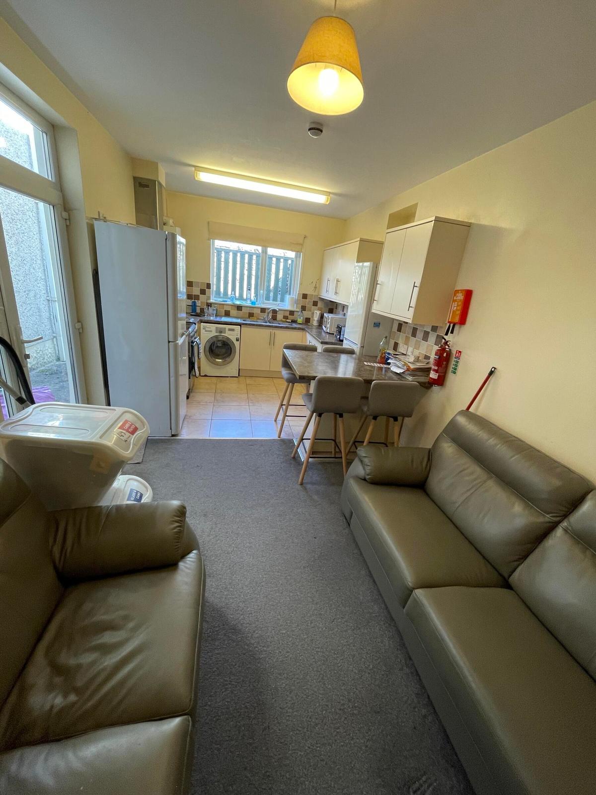 6 bedroom house for rent Port Tennant Road, Swansea, SA1 8JQ UniHomes