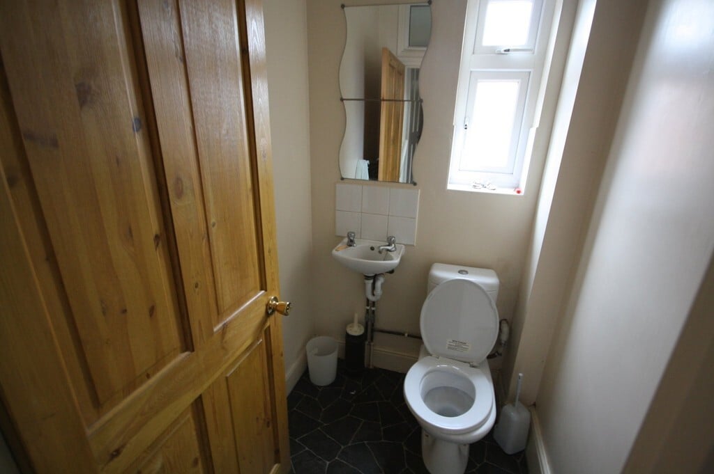 4 bedroom house for rent Knighton Fields Road East, Leicester, LE2 6DR UniHomes