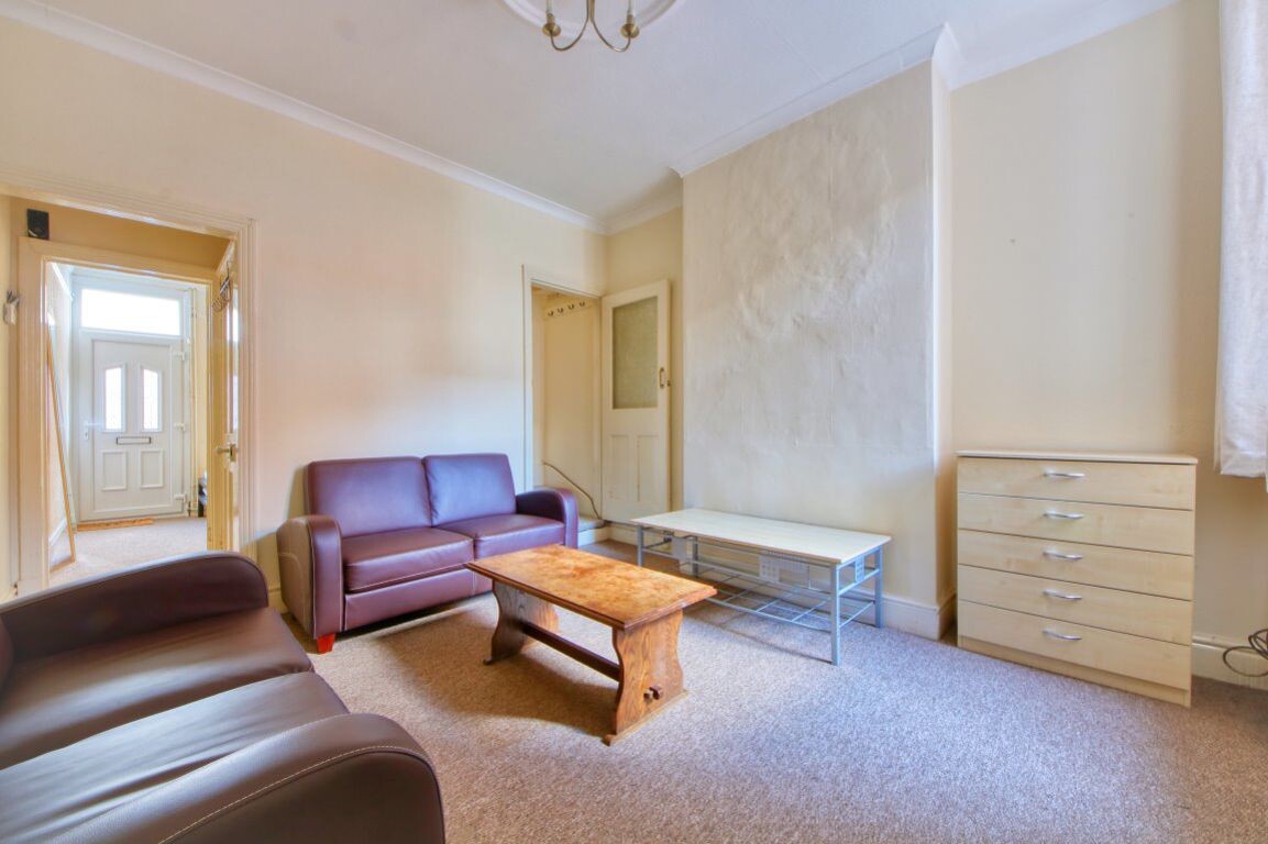 3 bedroom house for rent Cradock Road, Leicester, LE2 1TD UniHomes