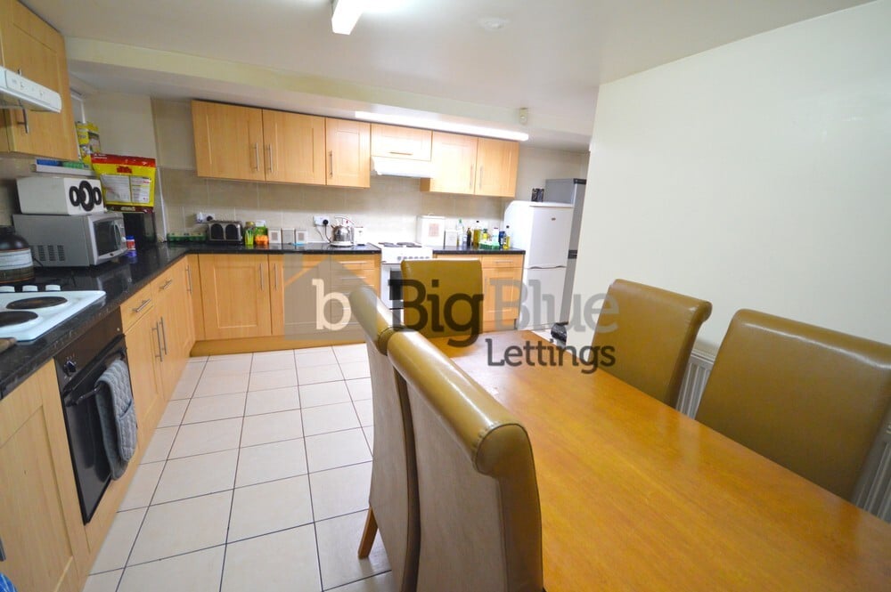 8 bedroom house for rent St. Michaels Villas, Leeds, LS6 3AF UniHomes