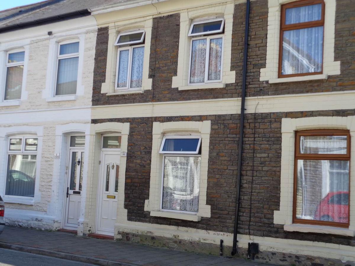 4 bedroom house for rent Treharris Street, Cardiff, CF24 3HL UniHomes