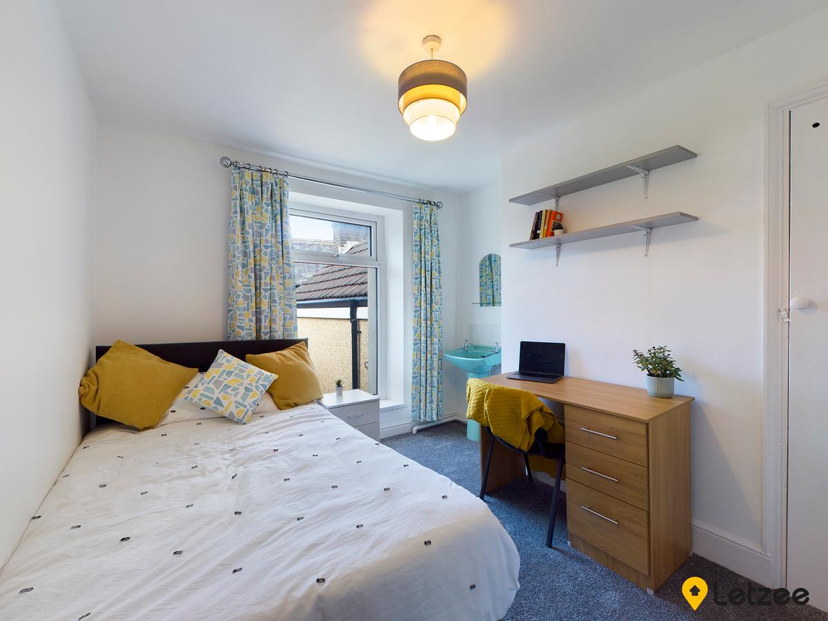 8 bedroom house for rent Argyle Street, Swansea, SA1 3TA UniHomes