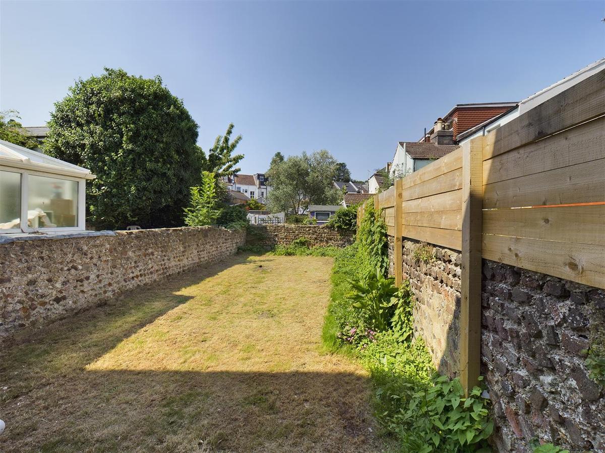 6 bedroom house for rent Beaconsfield Road, Brighton, BN1 4QH UniHomes