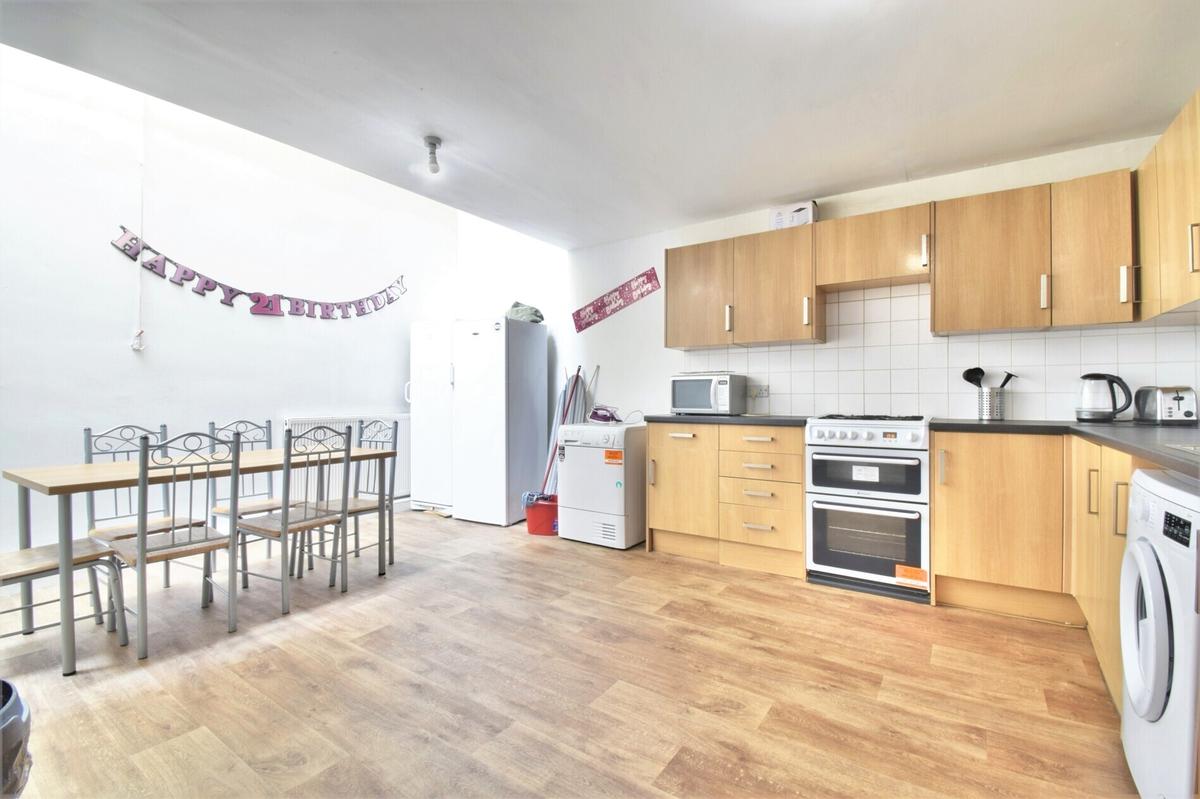 6 bedroom apartment for rent Ashgate Road Sheffield, S10 3BZ UniHomes