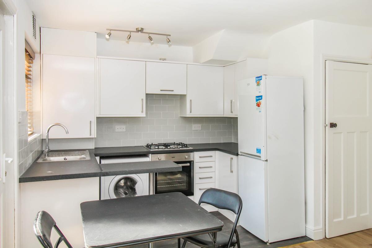 3 bedroom house for rent Kelso Gardens, Leeds, LS2 9PS UniHomes