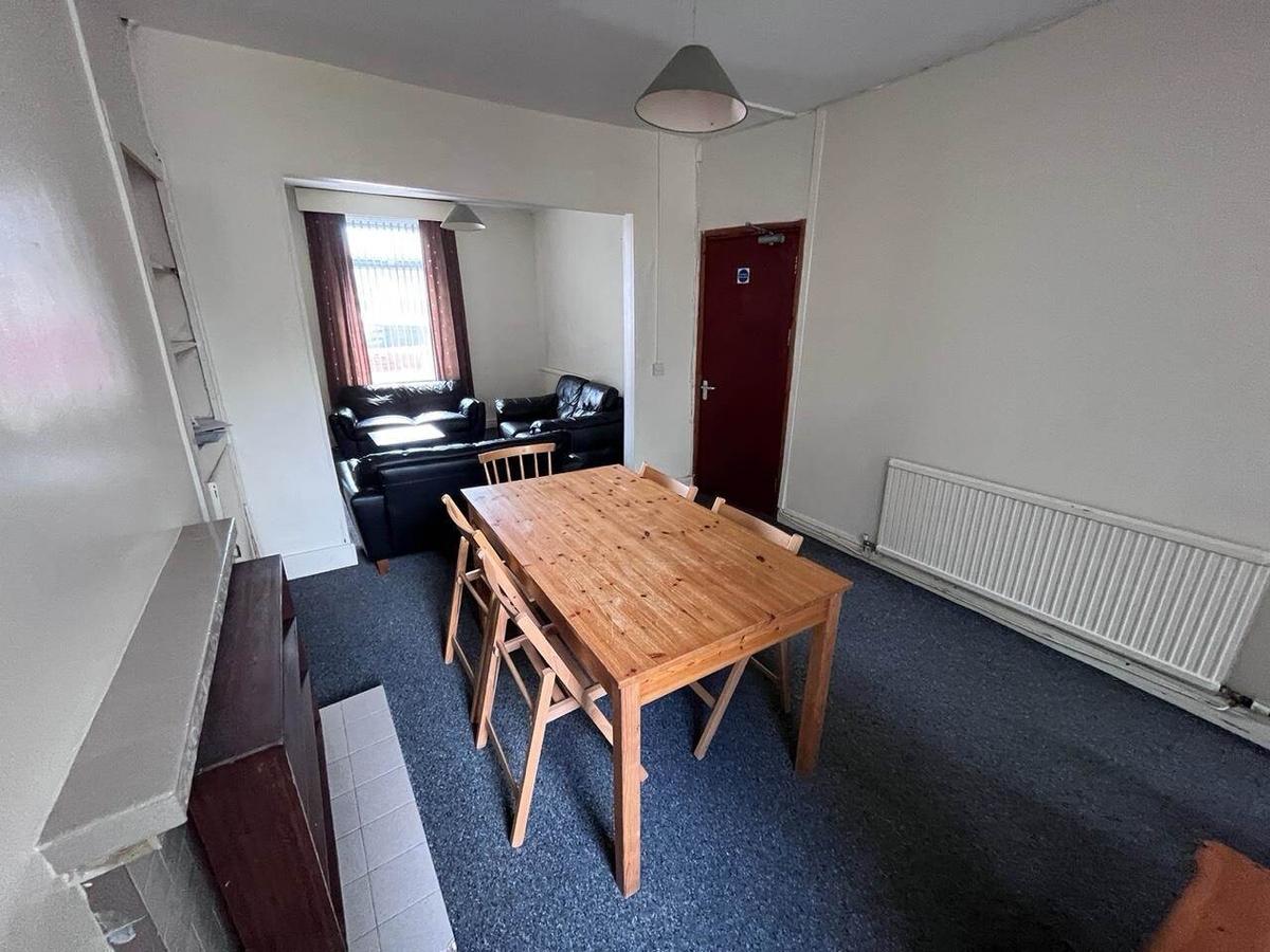 2 bedroom house on Catherine Street, Brynmill, Brynmill, Swansea