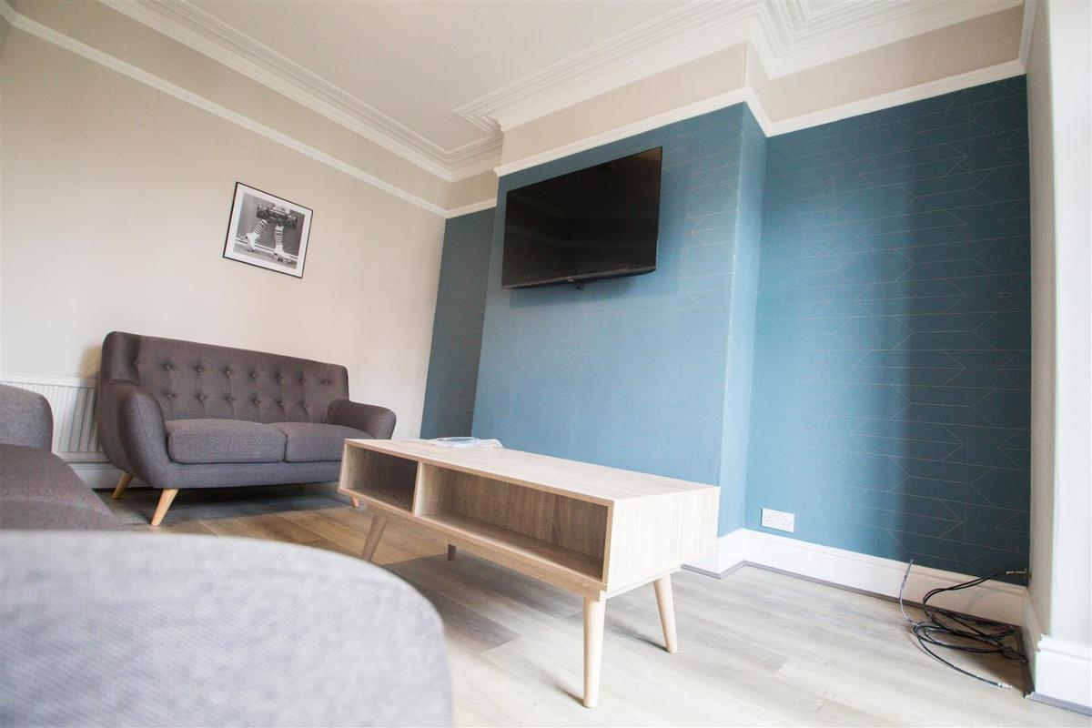 5 bedroom house on Stanmore Road, Burley, Leeds