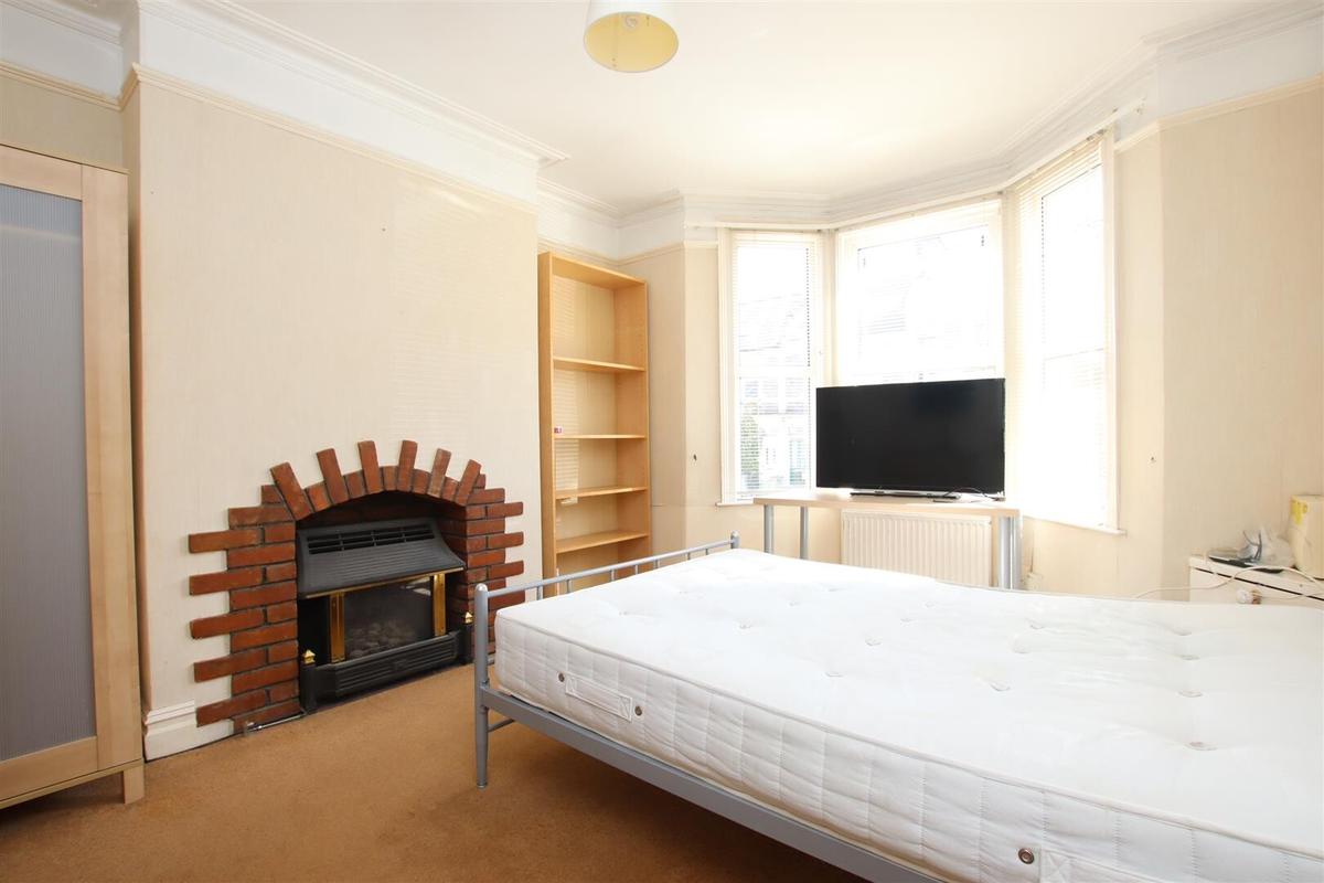 4 bedroom house for rent Coronation Avenue, Bath, BA2 2JS UniHomes