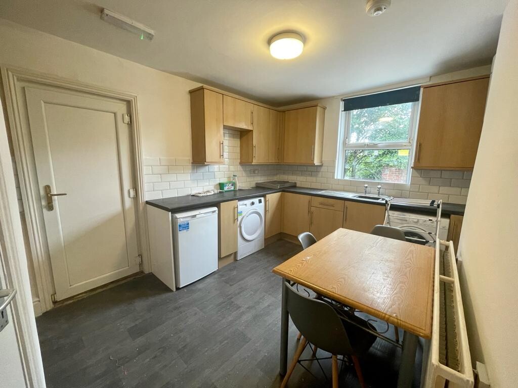 6 bedroom house for rent Crookesmoor Road, Sheffield, S6 3FQ UniHomes