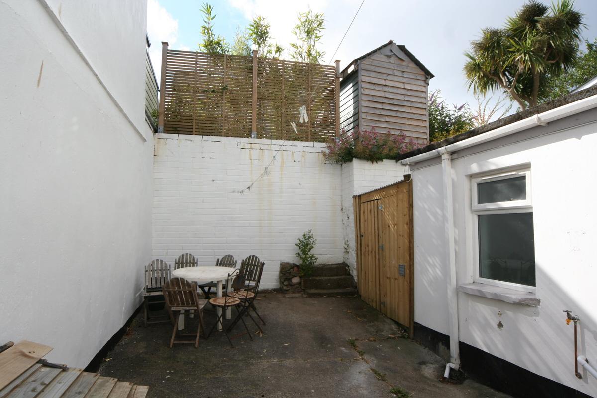 5 bedroom house for rent Wellington Terrace, Falmouth, TR11 3BN UniHomes