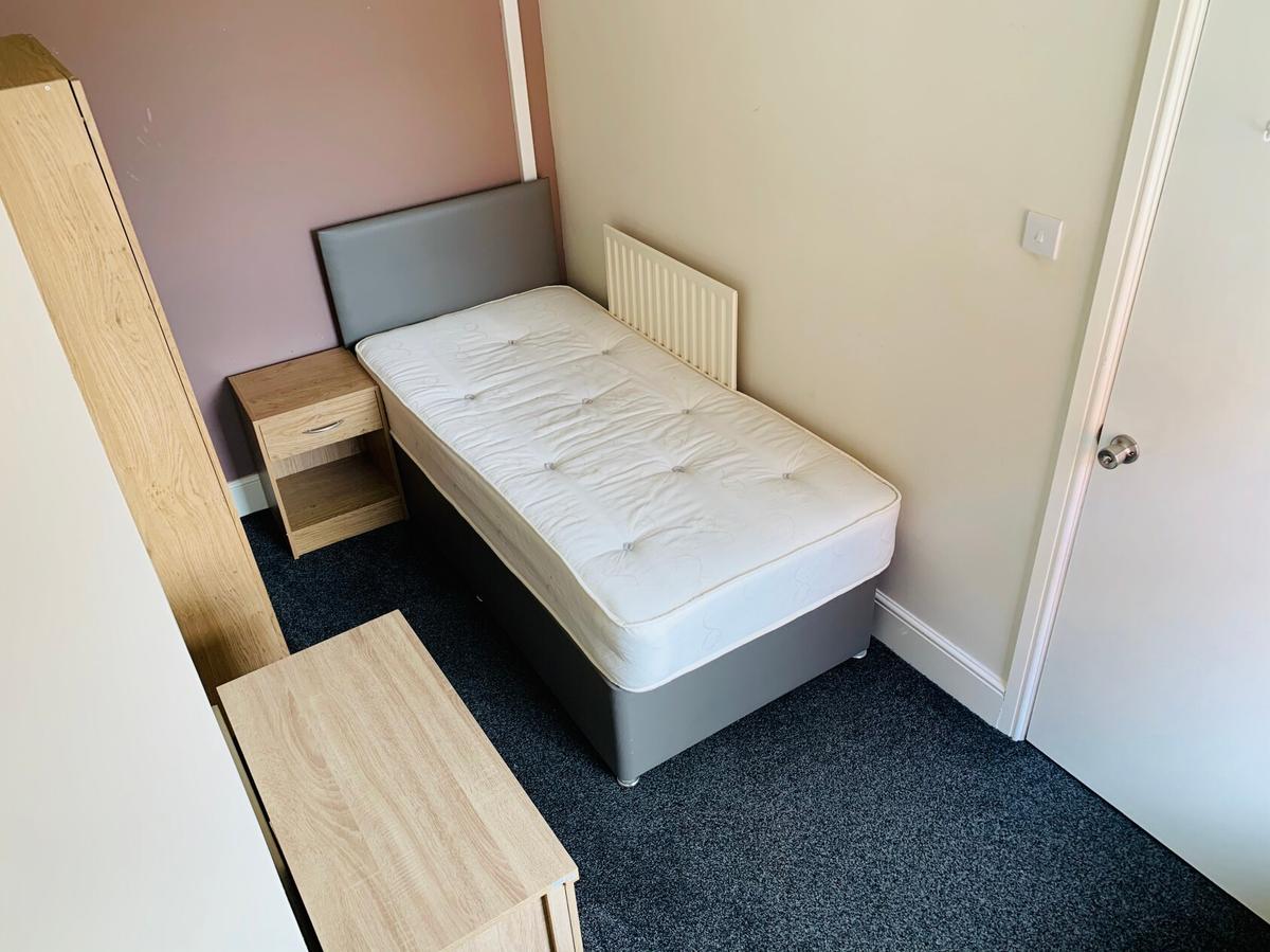 6 bedroom house for rent Hanover Street, StokeonTrent, ST5 1AU UniHomes