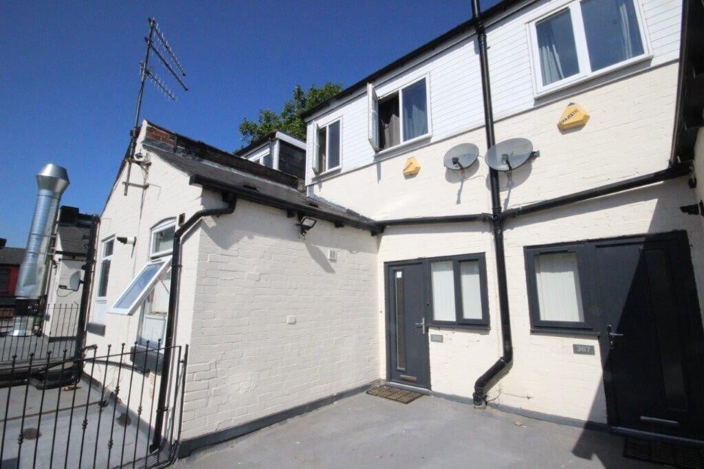 3 bedroom apartment for rent Ecclesall Road, Sheffield, S11 8PF UniHomes