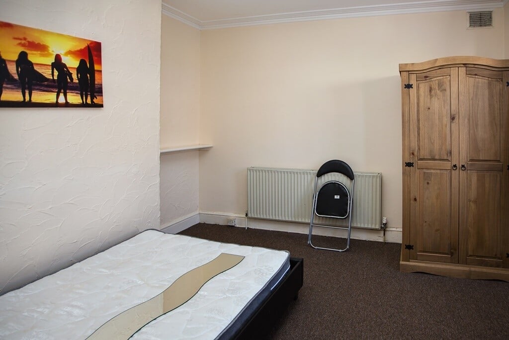 6 bedroom house for rent Sedgley Road, Bournemouth, BH9 2JW UniHomes