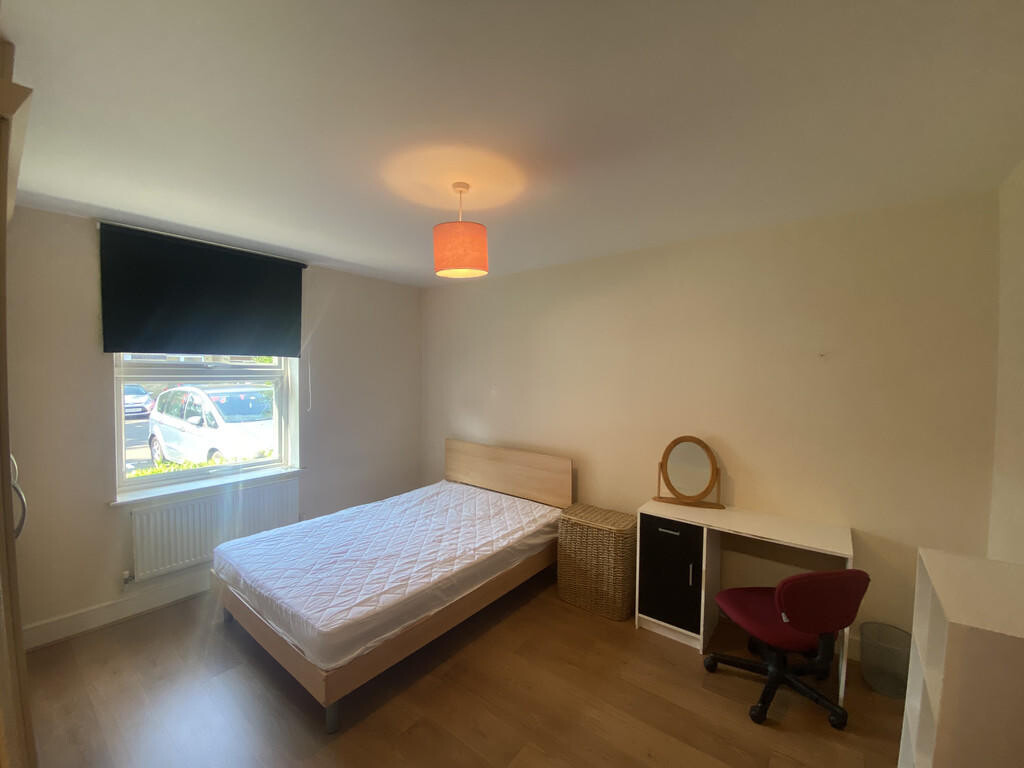 2 bedroom apartment for rent Vicarage Road, Surrey, TW20 9GJ UniHomes