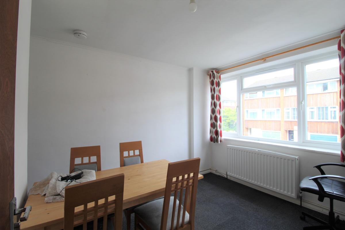 6 bedroom house for rent Queens Drive, Surrey, GU2 9PP UniHomes