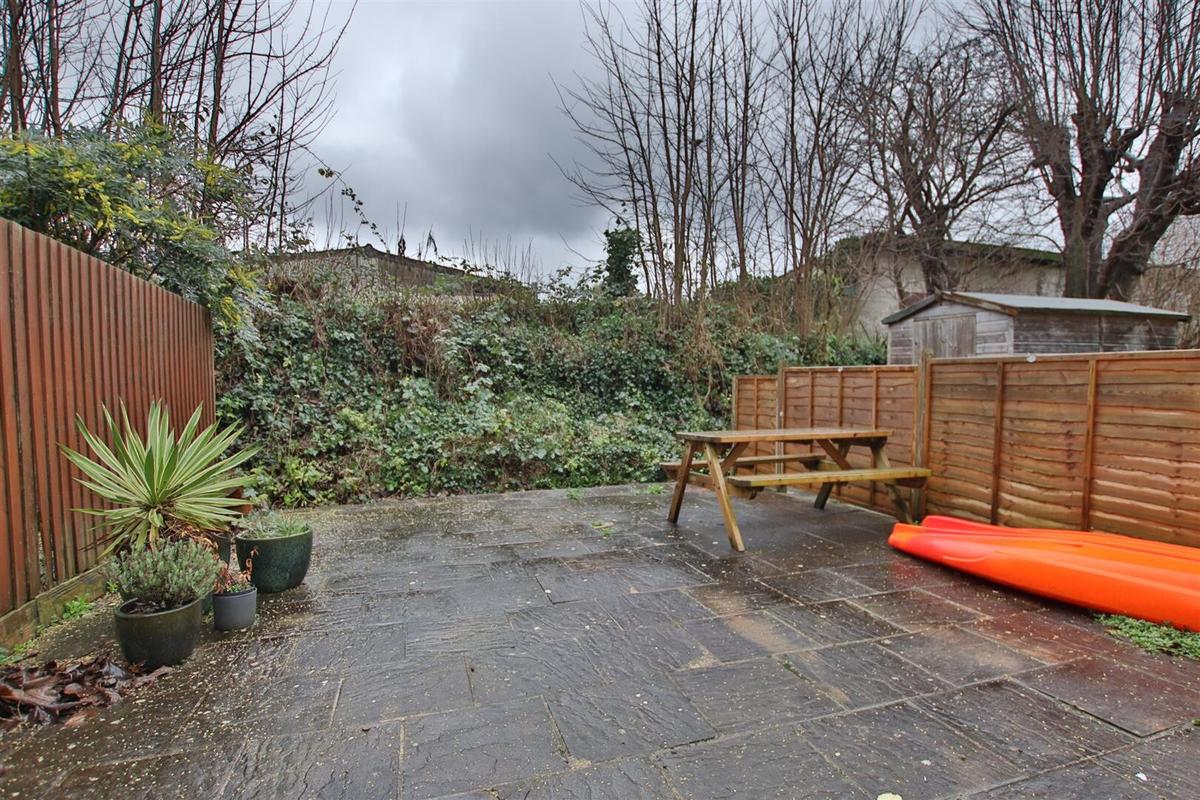 6 bedroom house for rent Stanway Close, Bath, BA2 2UR UniHomes