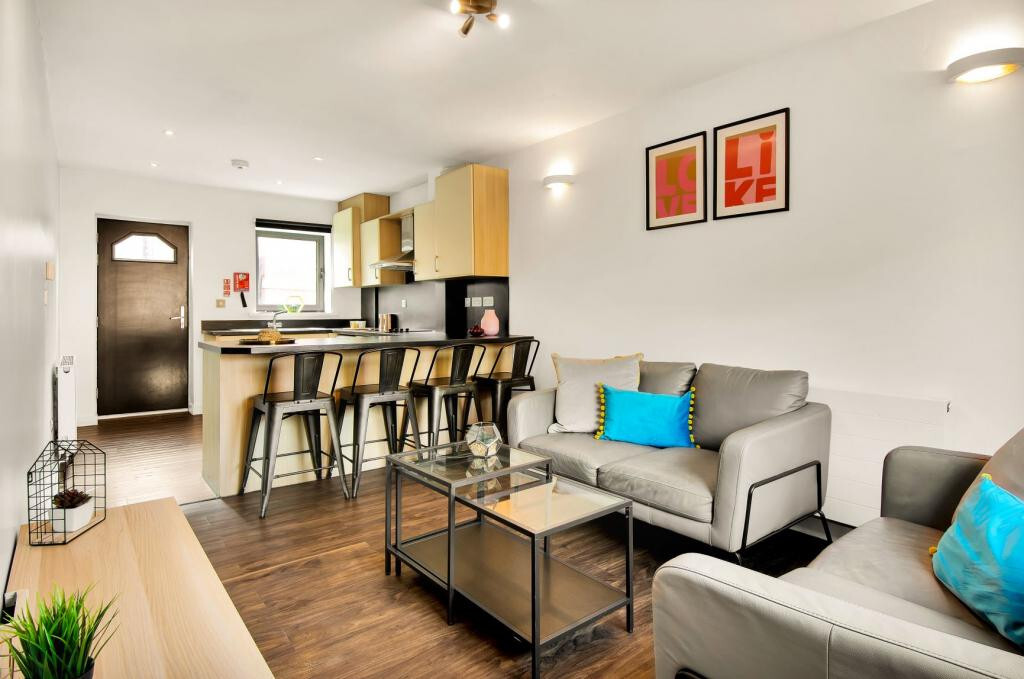 4 bedroom house for rent Meanwood Road, Leeds, LS6 4AW UniHomes