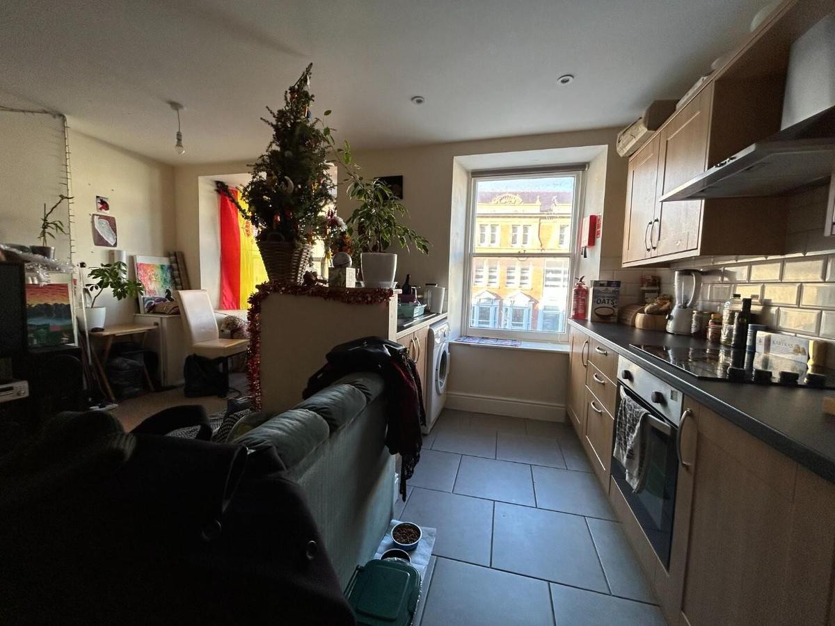 3 bedroom apartment for rent North Parade, Aberystwyth, SY23 2JH UniHomes