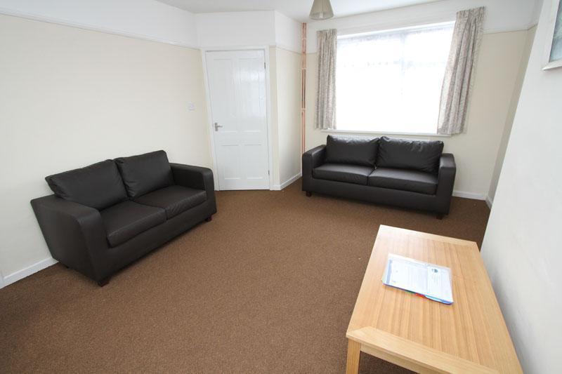 4 bedroom house for rent Hawthorn Road, Leamington Spa, CV31 3HD UniHomes