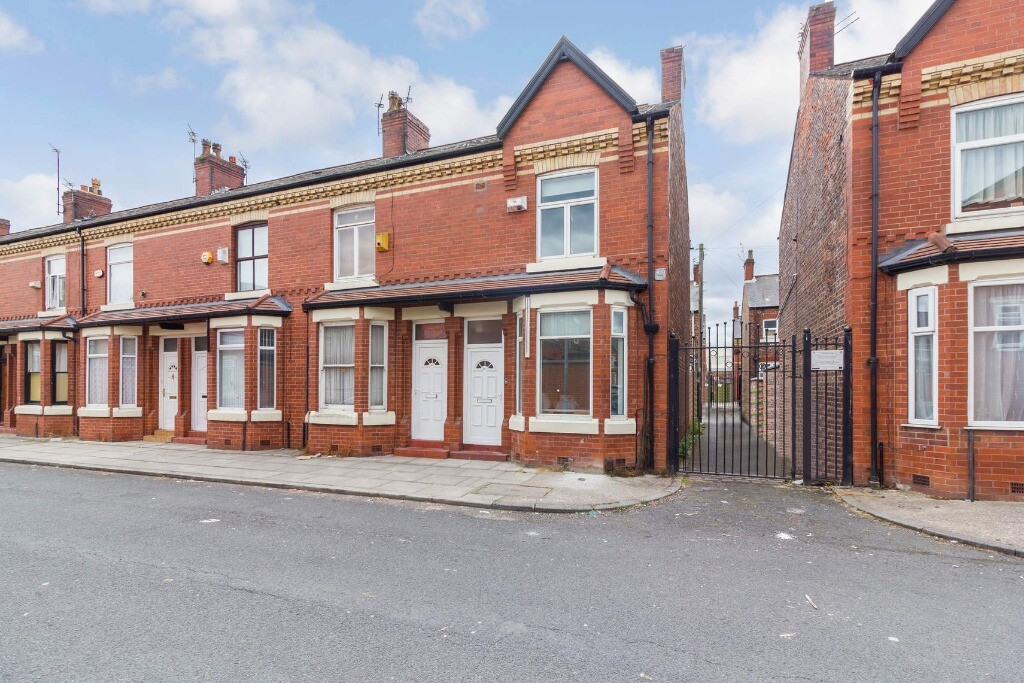 3 bedroom house for rent Coniston Street Charlestown, Manchester, M6 6BG UniHomes