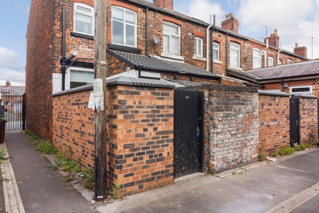 3 bedroom house for rent Coniston Street Charlestown, Manchester, M6 6BG UniHomes