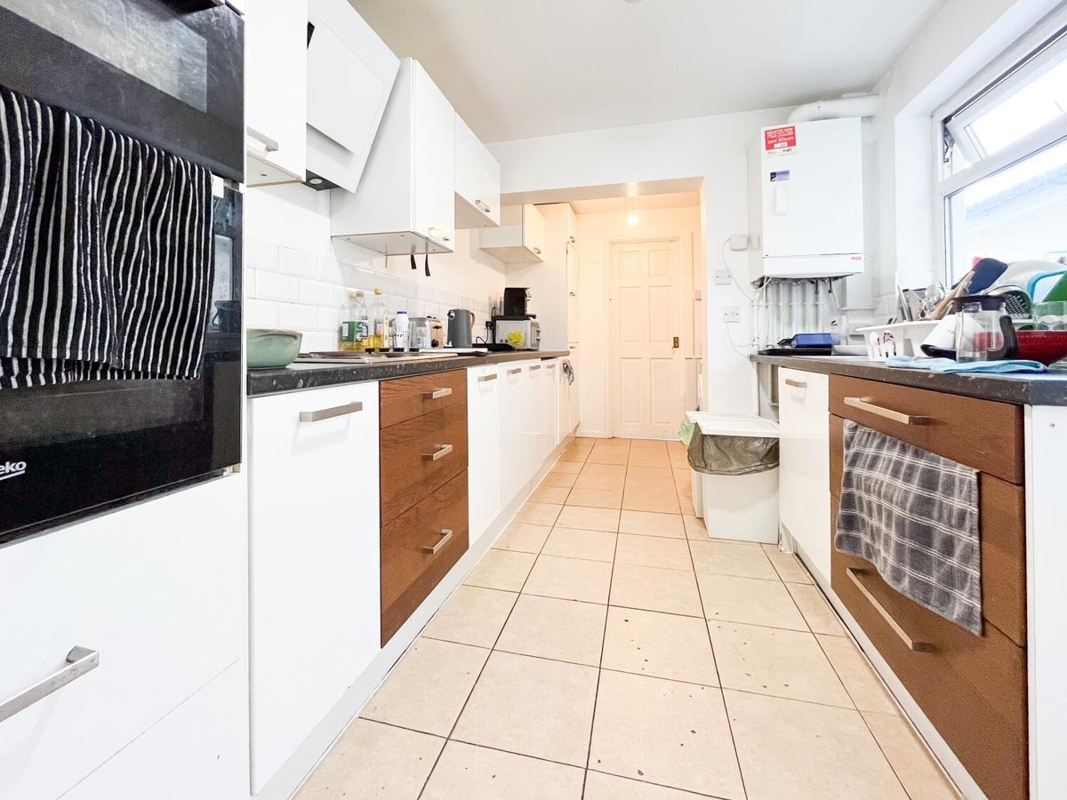 4 bedroom house on Hirwain Street, Cathays, Cardiff