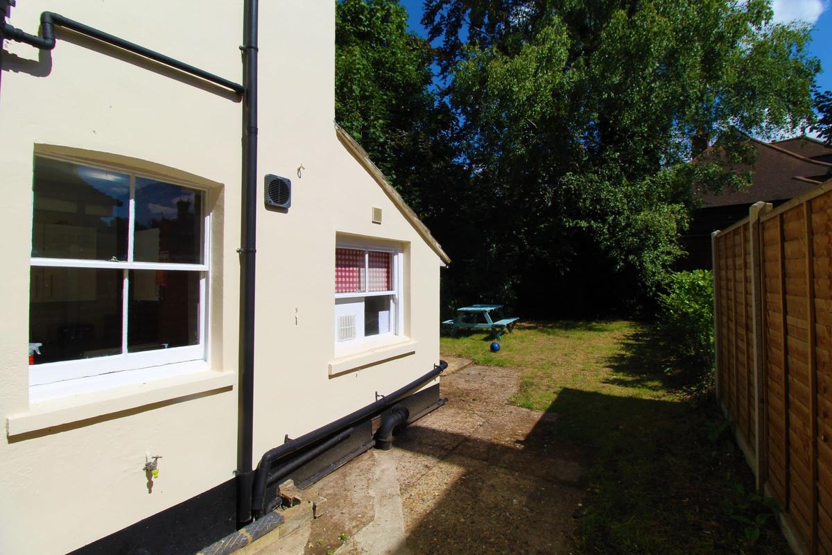 5 bedroom house for rent Sandfield Terrace, Surrey, GU1 4LN UniHomes