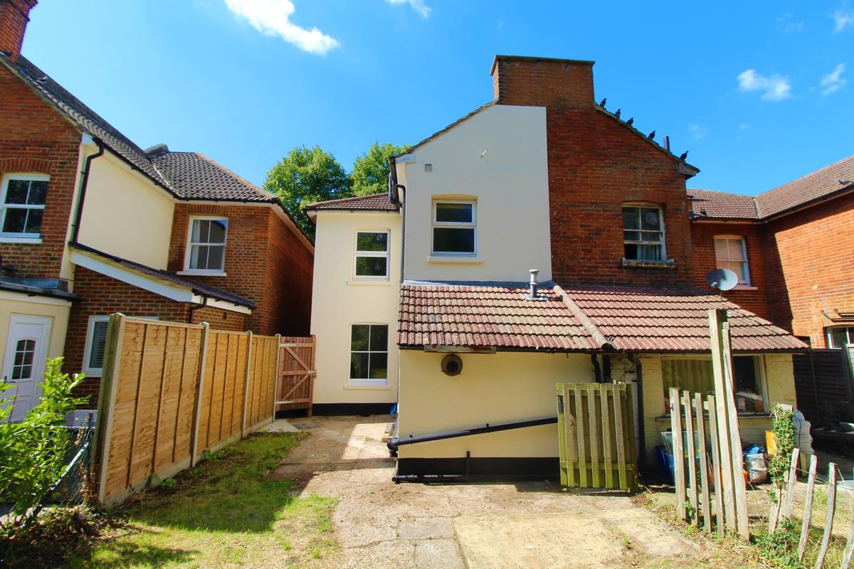 5 bedroom house for rent Sandfield Terrace, Surrey, GU1 4LN UniHomes