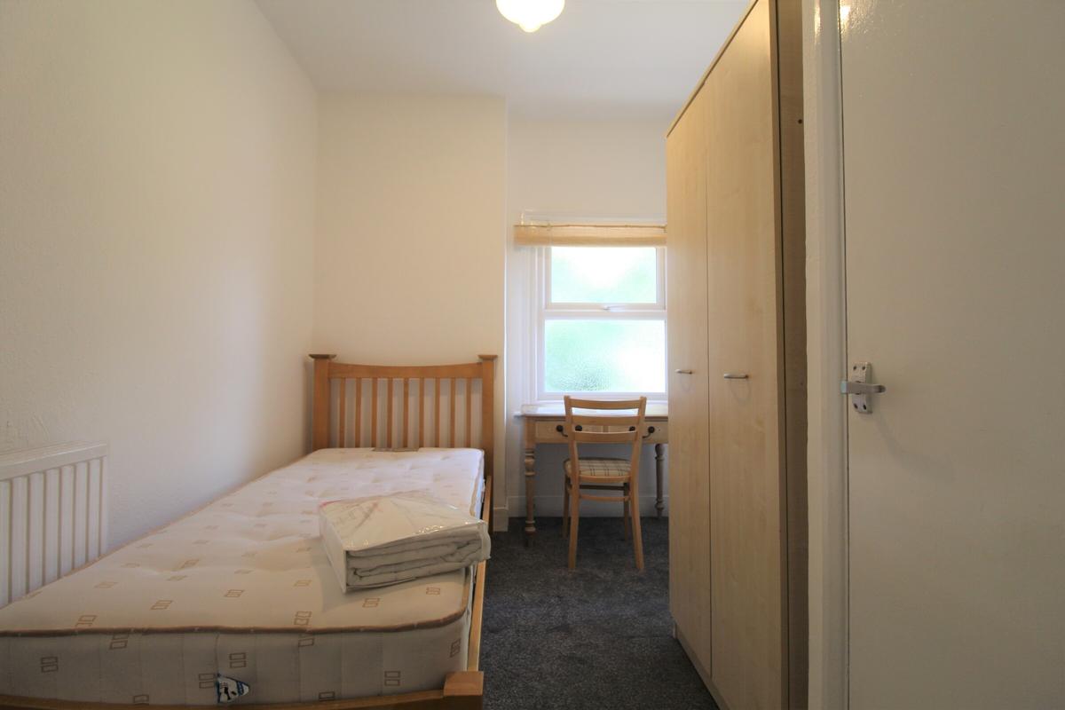 5 bedroom house for rent Sandfield Terrace Surrey, GU1 4LN UniHomes