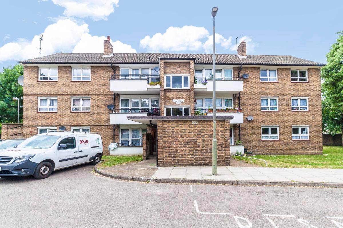 5 bedroom apartment for rent Mere Close London, SW15 3HX UniHomes