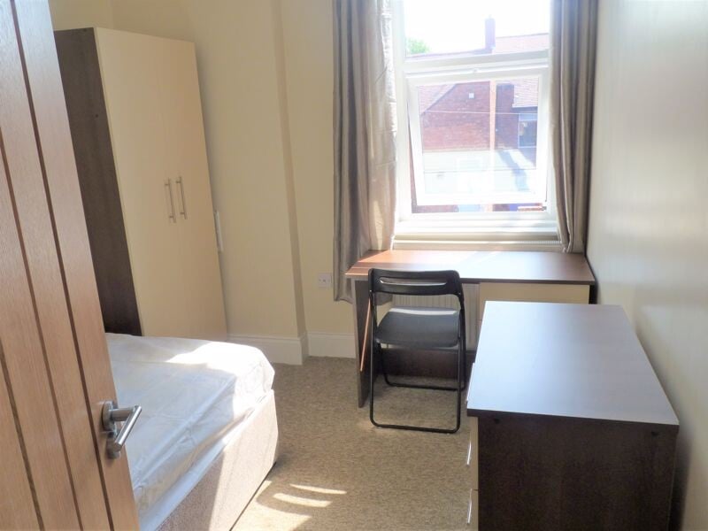 3 bedroom apartment for rent Amble Grove, Newcastle, NE2 1NY UniHomes