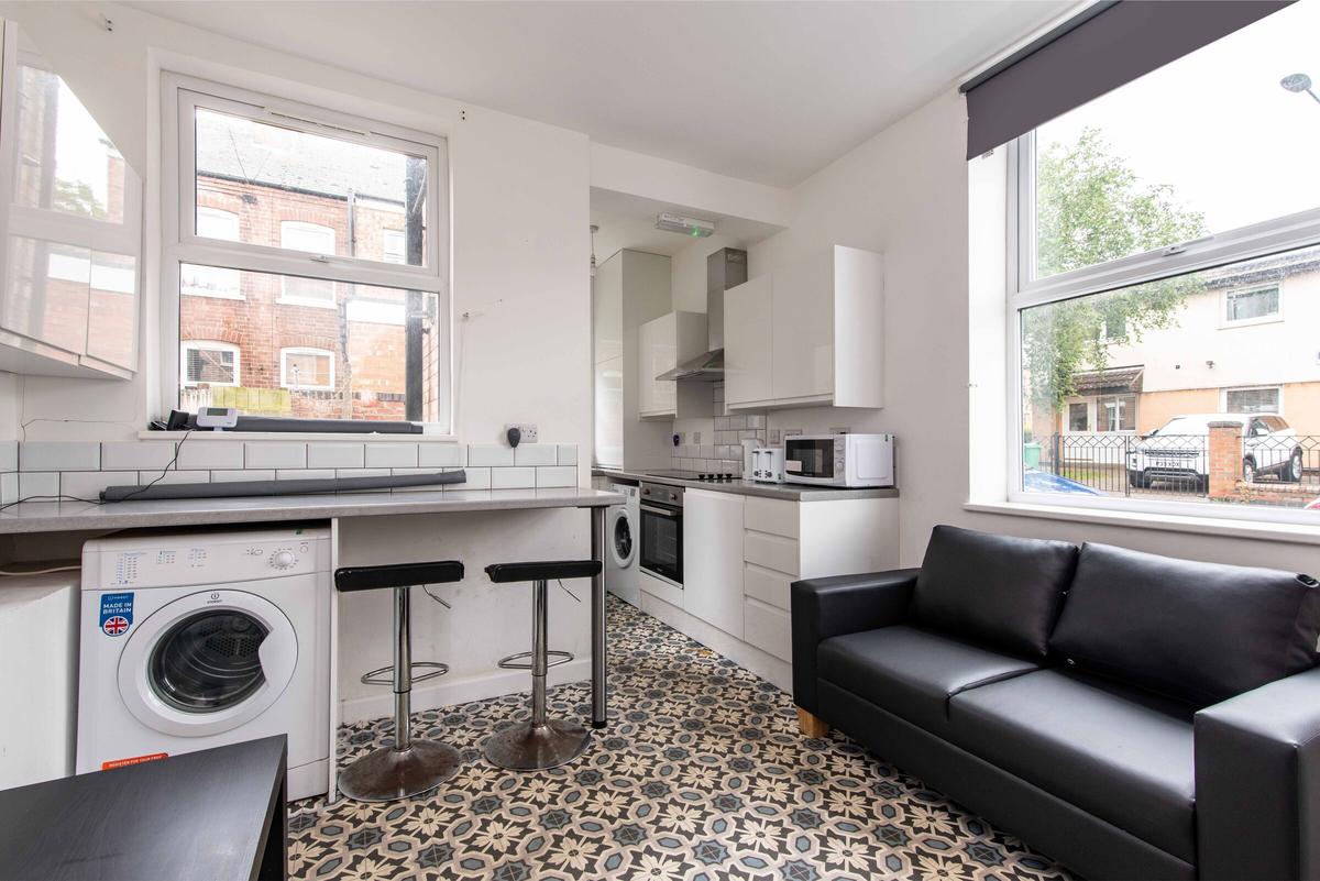 3 bedroom house for rent Lamartine Street Nottingham, NG3 1GQ UniHomes