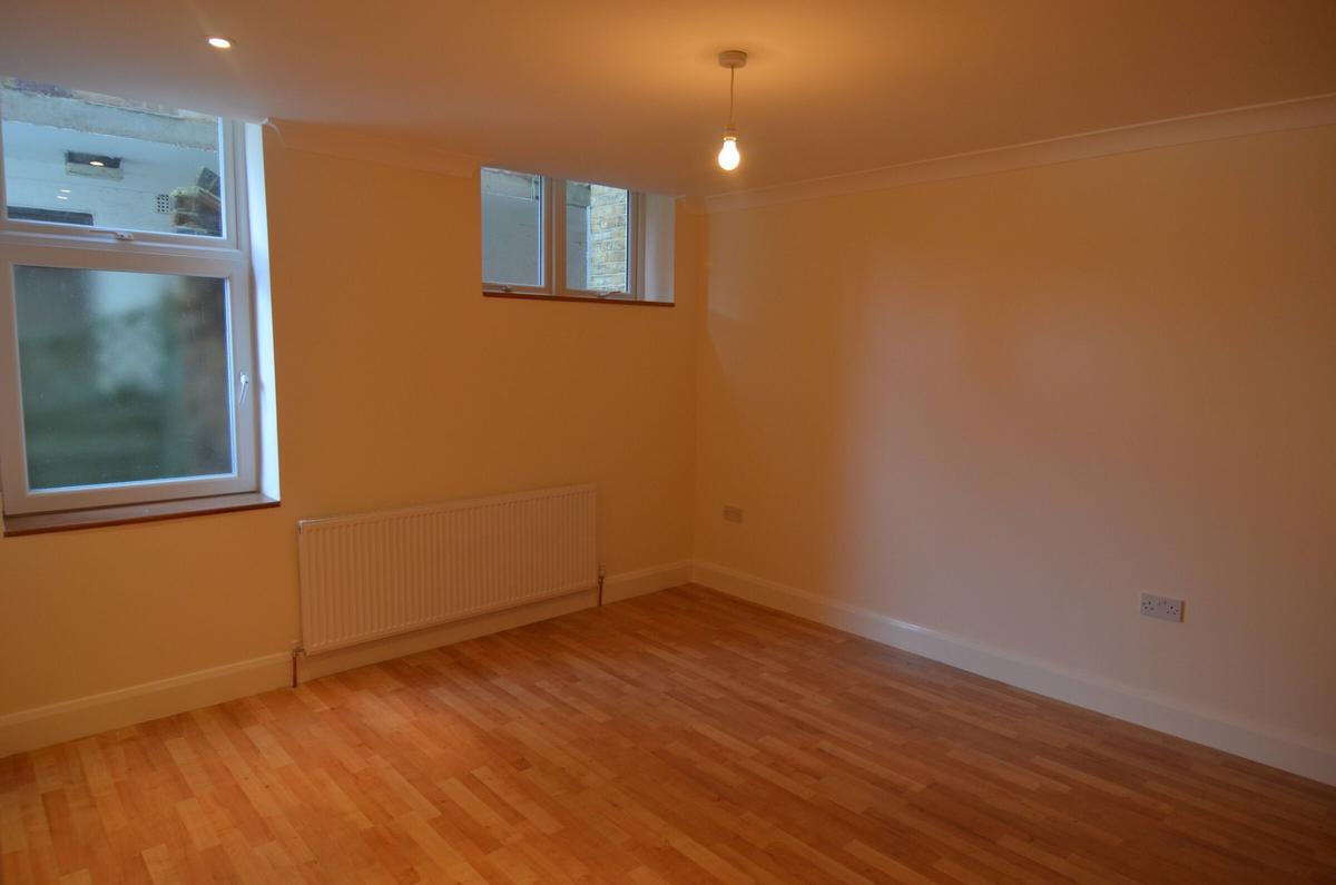 2 bedroom house for rent Union Street, London, EN5 4HY UniHomes