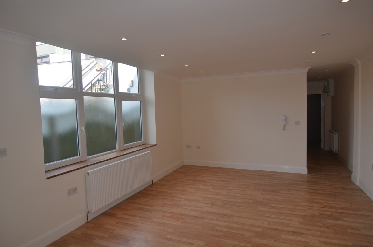 2 bedroom house for rent Union Street, London, EN5 4HY UniHomes