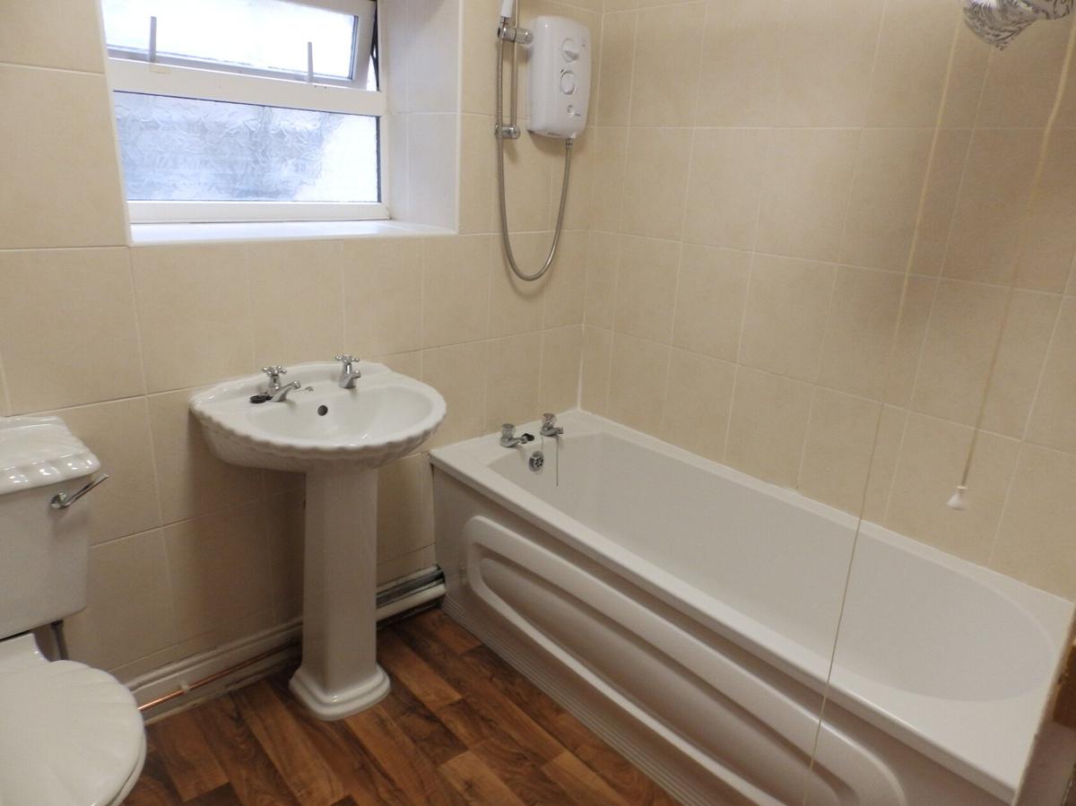 6 bedroom house for rent Russell Street, Swansea, SA1 4HR UniHomes