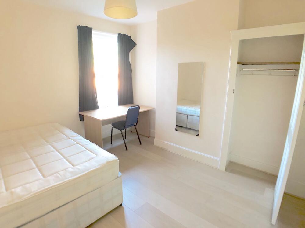 6 bedroom house for rent Highfield Crescent, Southampton, SO17 1SF UniHomes