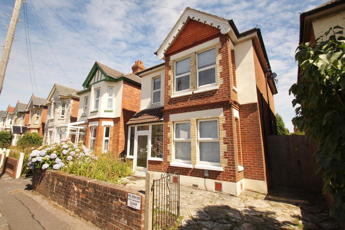6 bedroom house on Frederica Road, Winton, Bournemouth