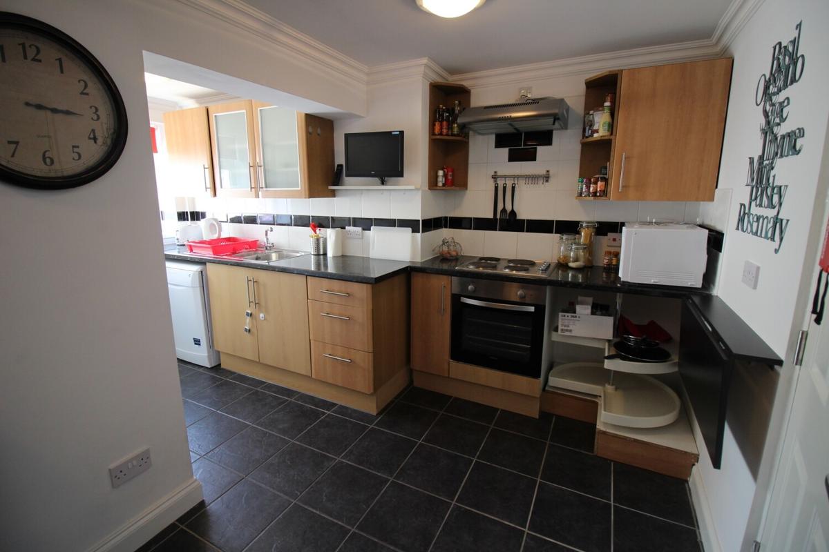 3 bedroom house on Crwys Place, Roath, Cardiff
