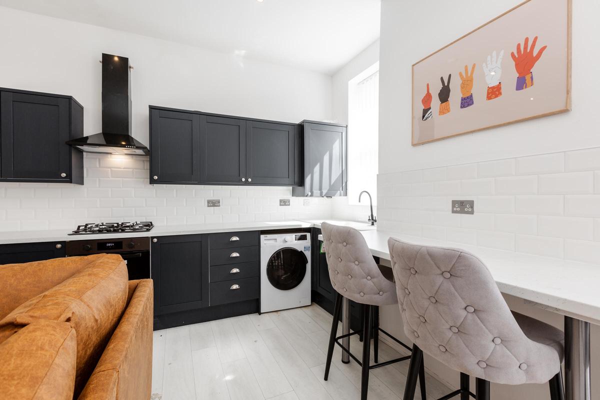 5 bedroom house for rent Aigburth Road, Liverpool, L17 7BR UniHomes