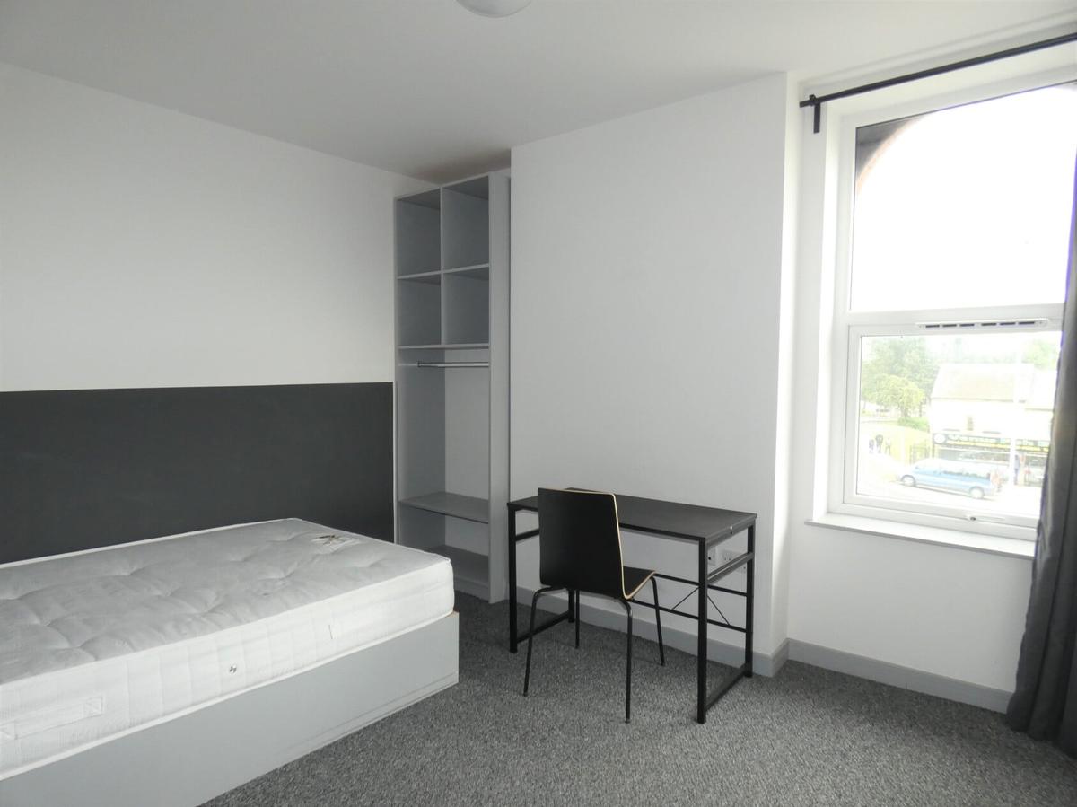 3 bedroom apartment for rent Jasper Street StokeonTrent, ST1 3DA