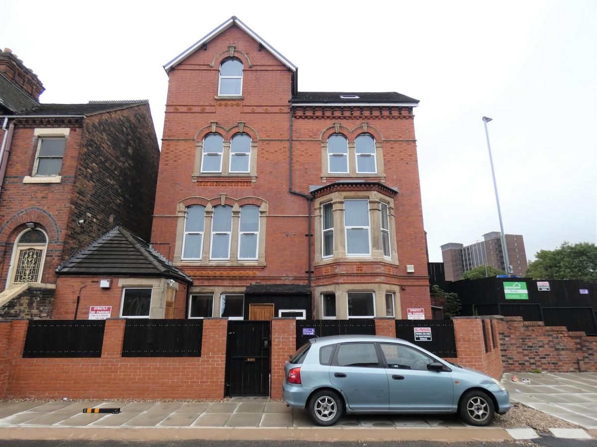 3 bedroom apartment for rent Jasper Street StokeonTrent, ST1 3DA