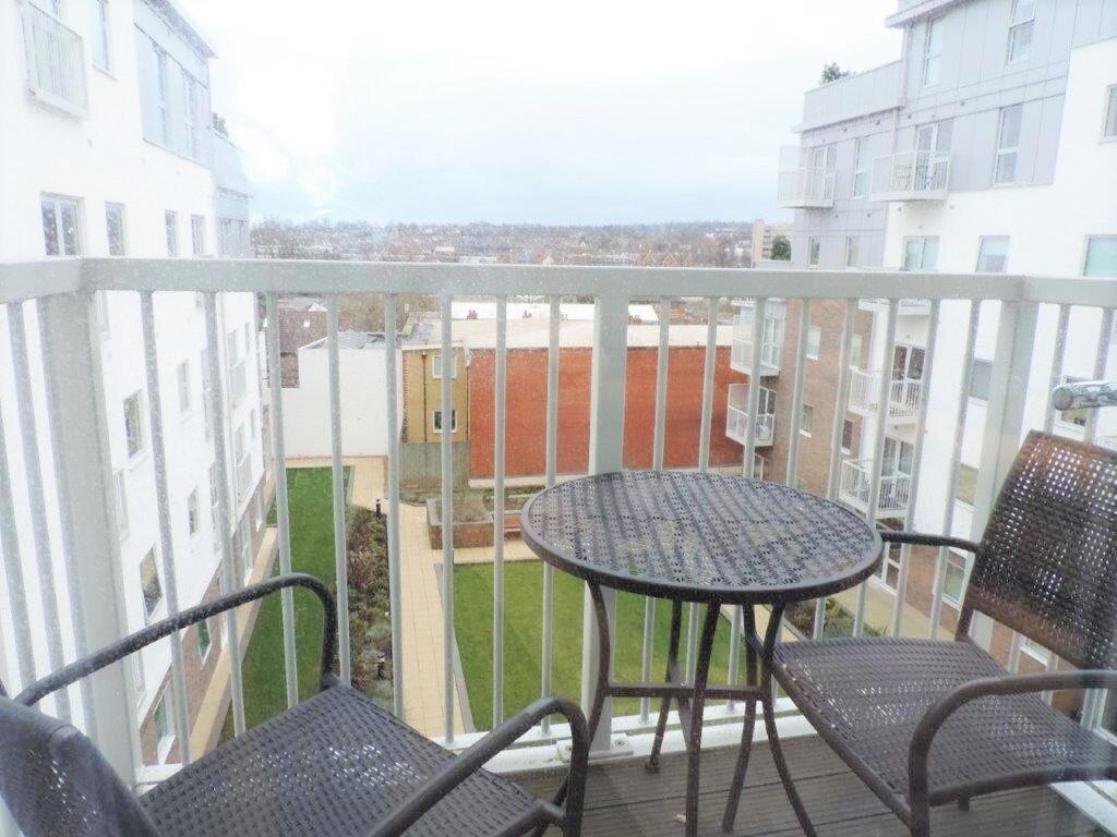 3 bedroom apartment for rent Station View, Surrey, GU1 4AR UniHomes