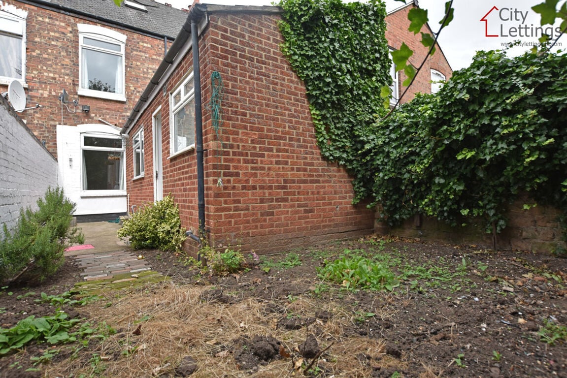 3 bedroom house for rent Sedgley Avenue, Nottingham, NG2 4JA UniHomes