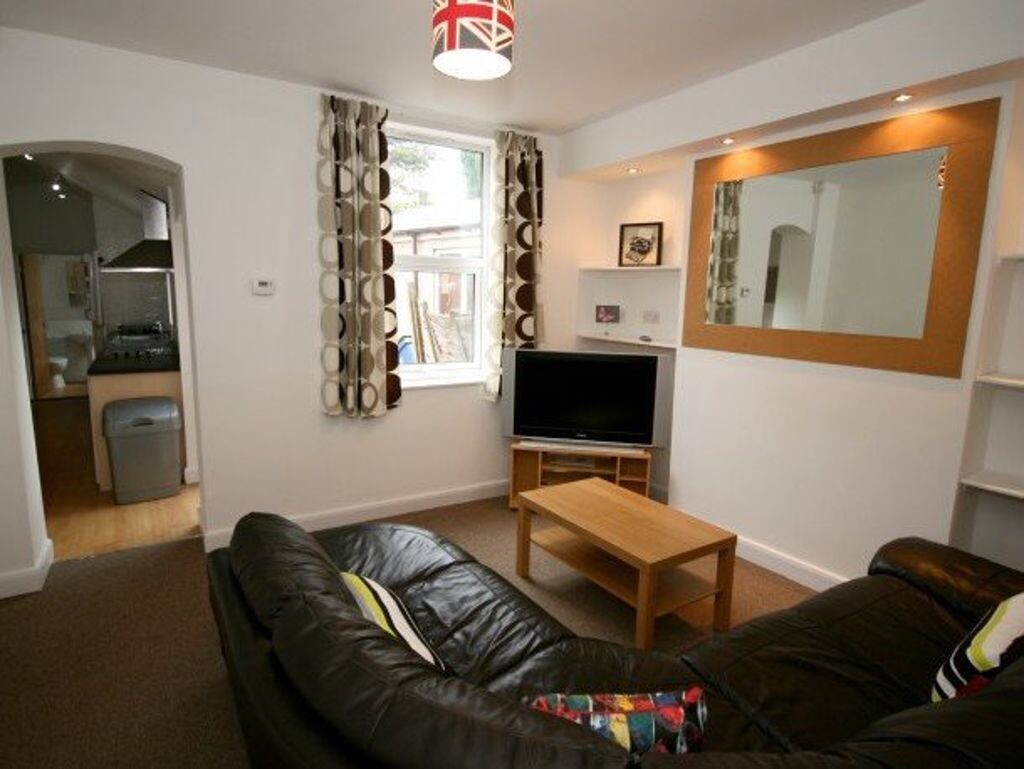 5 bedroom house for rent Harborne Park Road, Birmingham, B17 0PS UniHomes